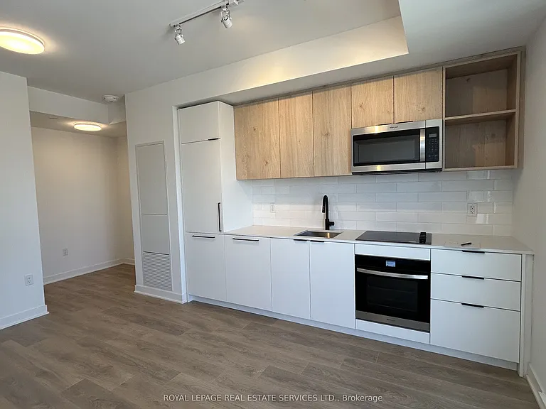 1185 Dupont St #1211 — Photo 12
