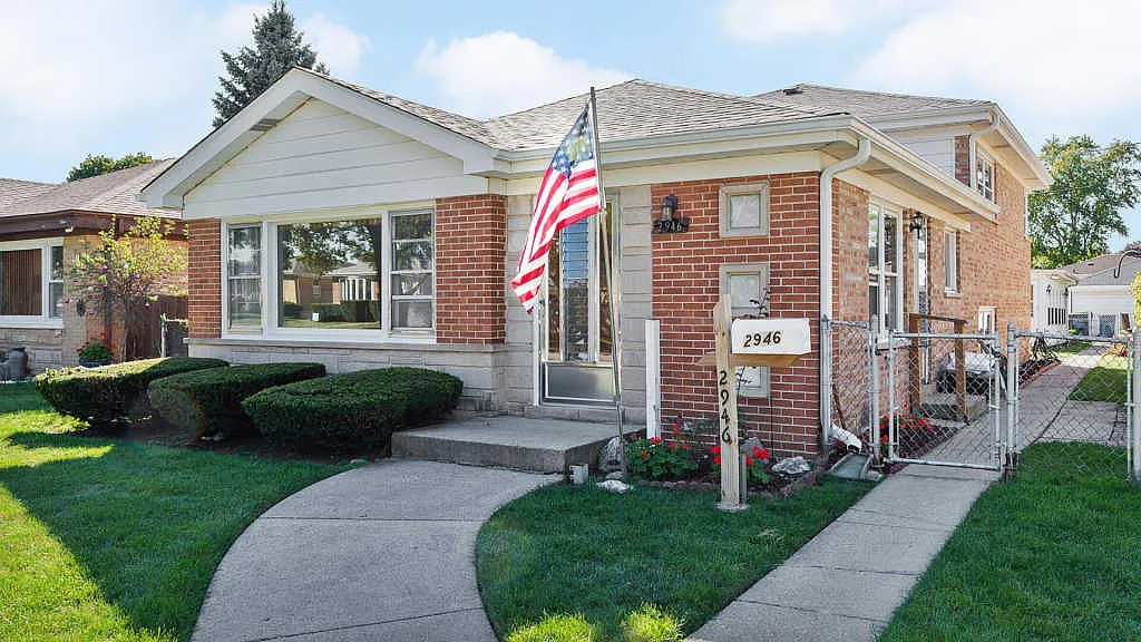 2946 Dora St photo 1