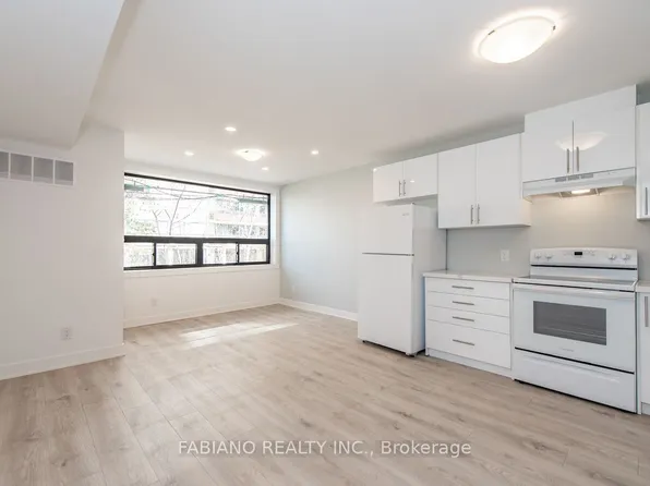 942 Saint Clair Ave W #2, Toronto, ON M6C 1C8