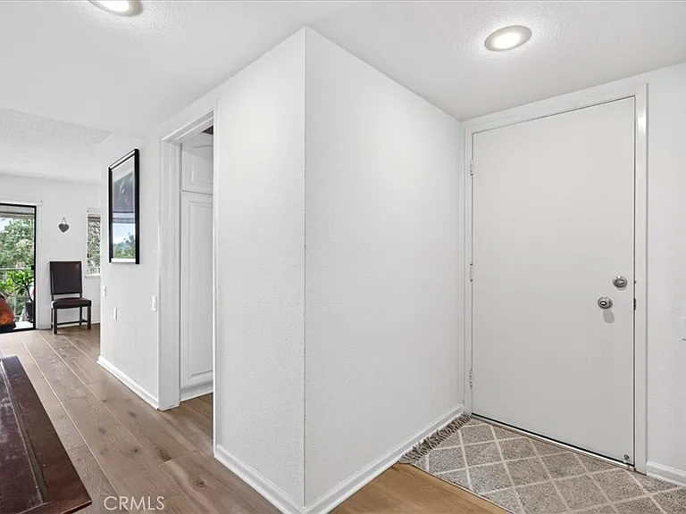 859 N Ronda Mendoza #N — Photo 4
