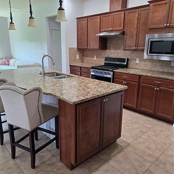 576 Cantabria Dr — Photo 5