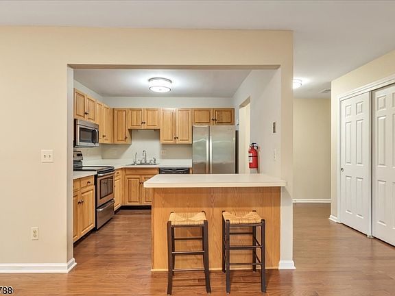 4th image of 347 Potomac Drive