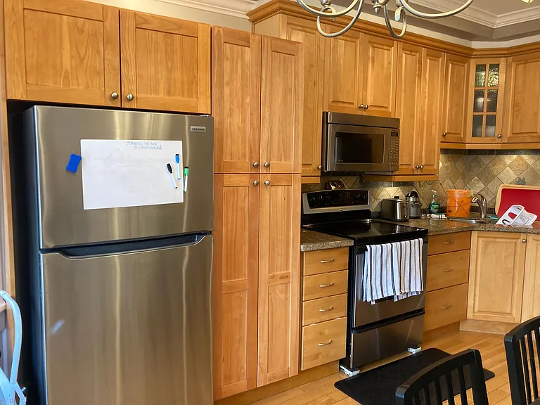 1550 Comox St — Photo 7