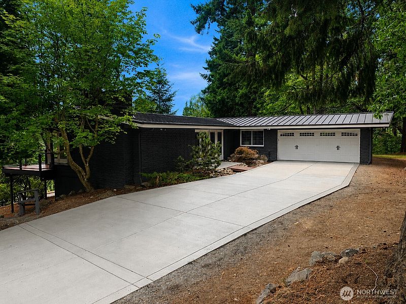 3rd image of 8210 171st Avenue NE