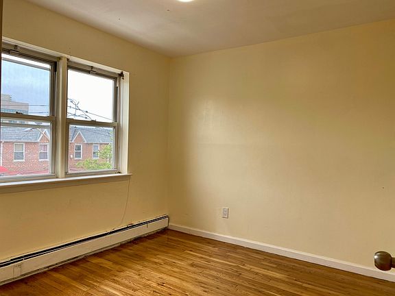 5th image of 9633 42nd Ave Floor 3