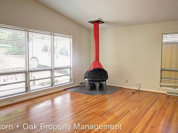5th image of 2413 Wrightwood Ave