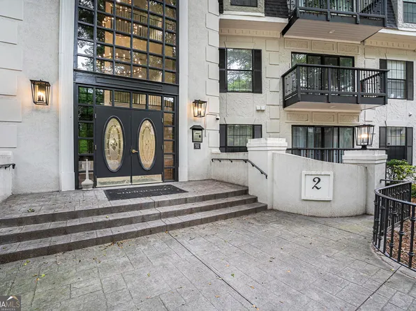 2106 Pine Heights Dr NE, Atlanta, GA 30324