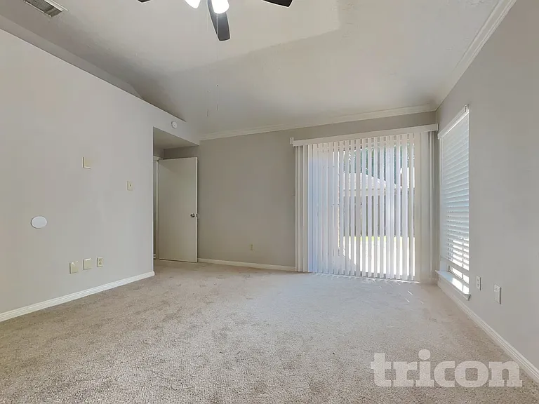 8559 Spring Green Dr — Photo 7