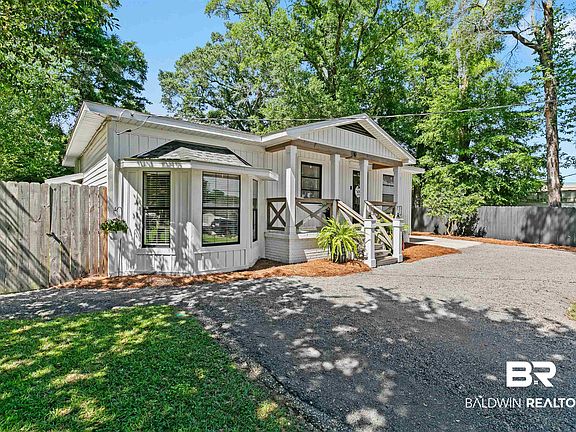 5th image of 10 Bayou Oaks Dr N