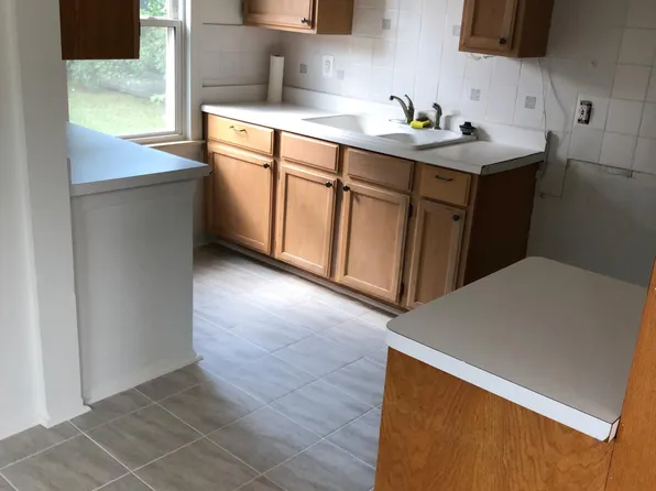 28511 Brentwood St, Southfield, MI 48076