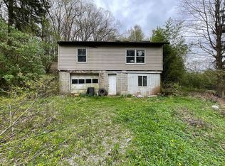 382 Pickens Rd, Coraopolis, PA 15108