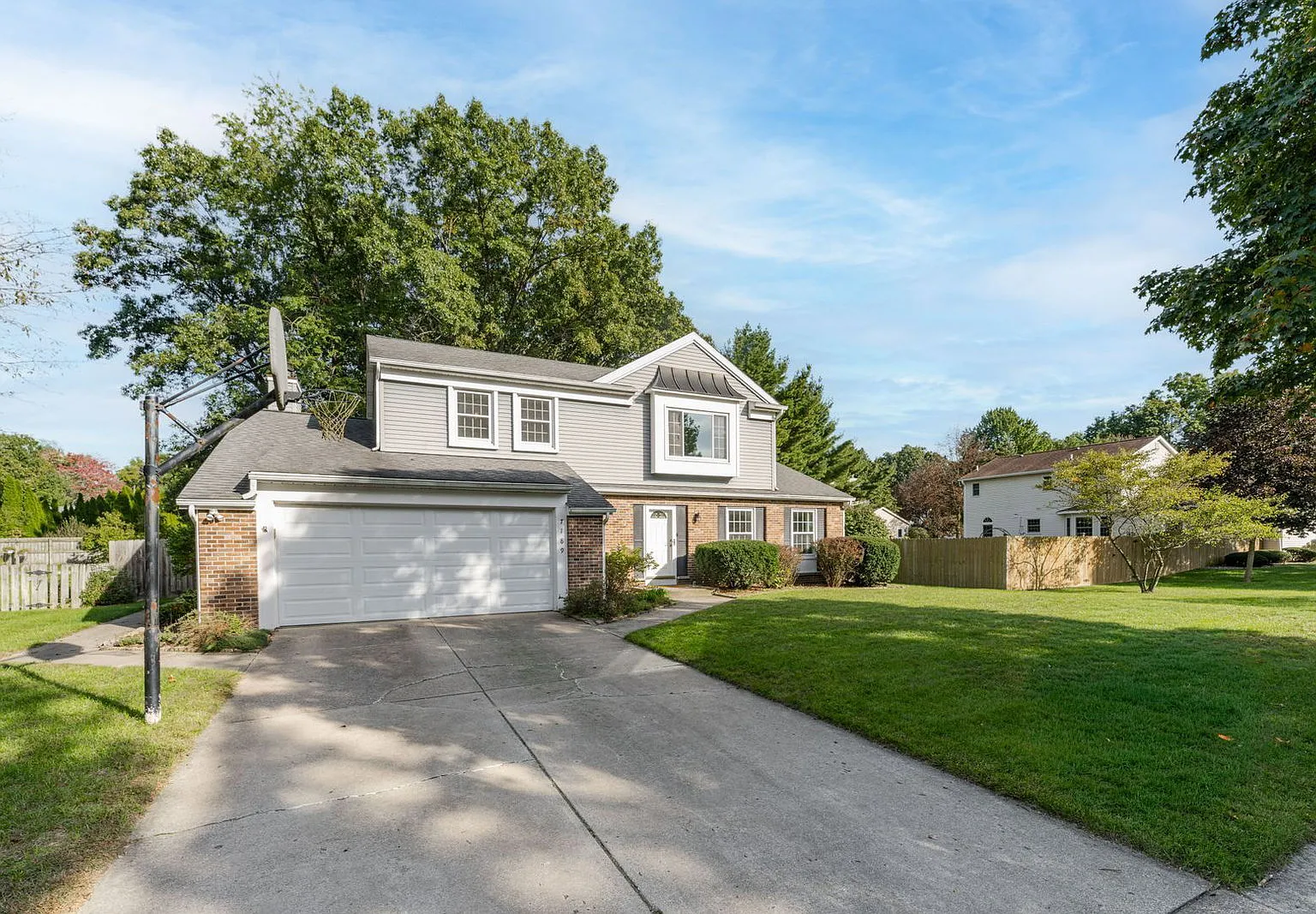 4 bed, 3.0 bath, 2610 sqft, $3,100 — Photo 1