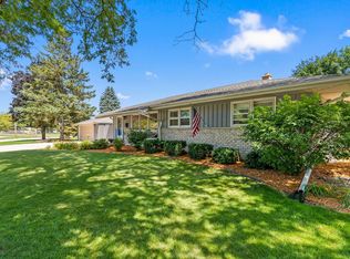 W174N8952 Christopher Blvd, Menomonee Falls, WI 53051