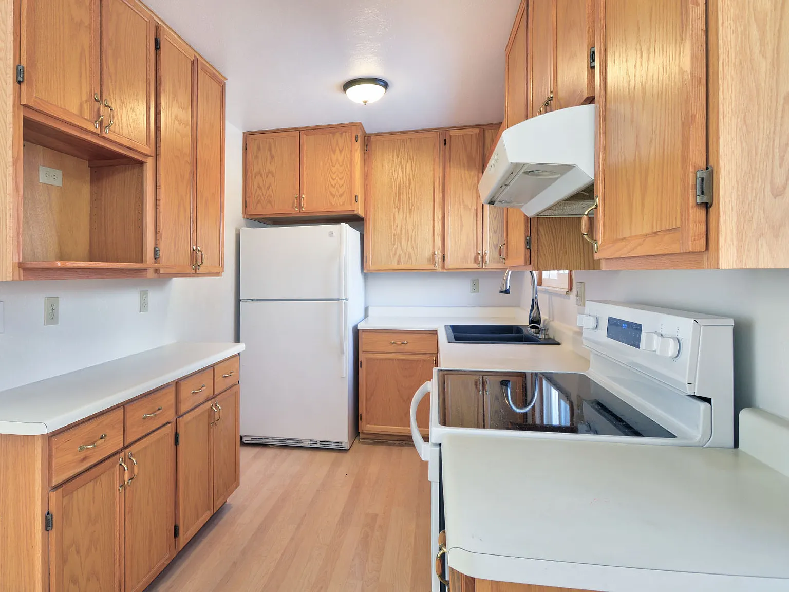 5 bed, 1886 sqft, $2,200 — Photo 4