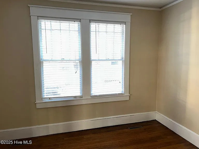 409 Biltmore St — Photo 12