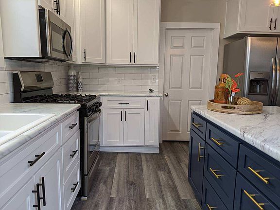3rd image of 521 E 4th St #10