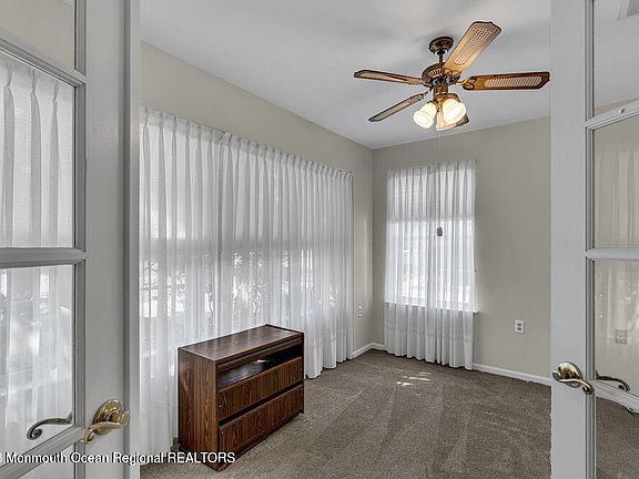 5th image of 1134B Thornbury Lane