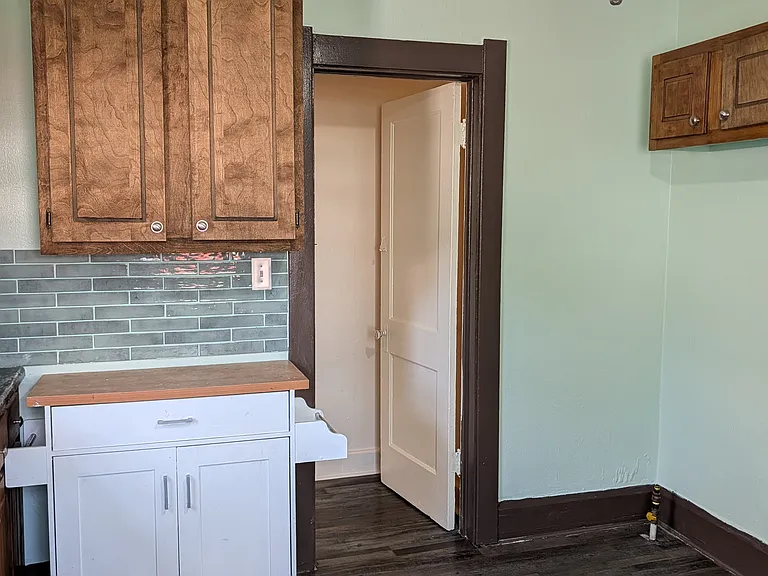 526 Ogden Ave — Photo 10