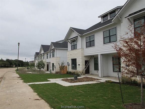 2nd image of 2104 Crescent Pointe Pkwy