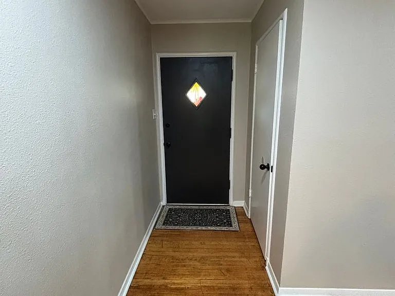 125 Charles Ave — Photo 2