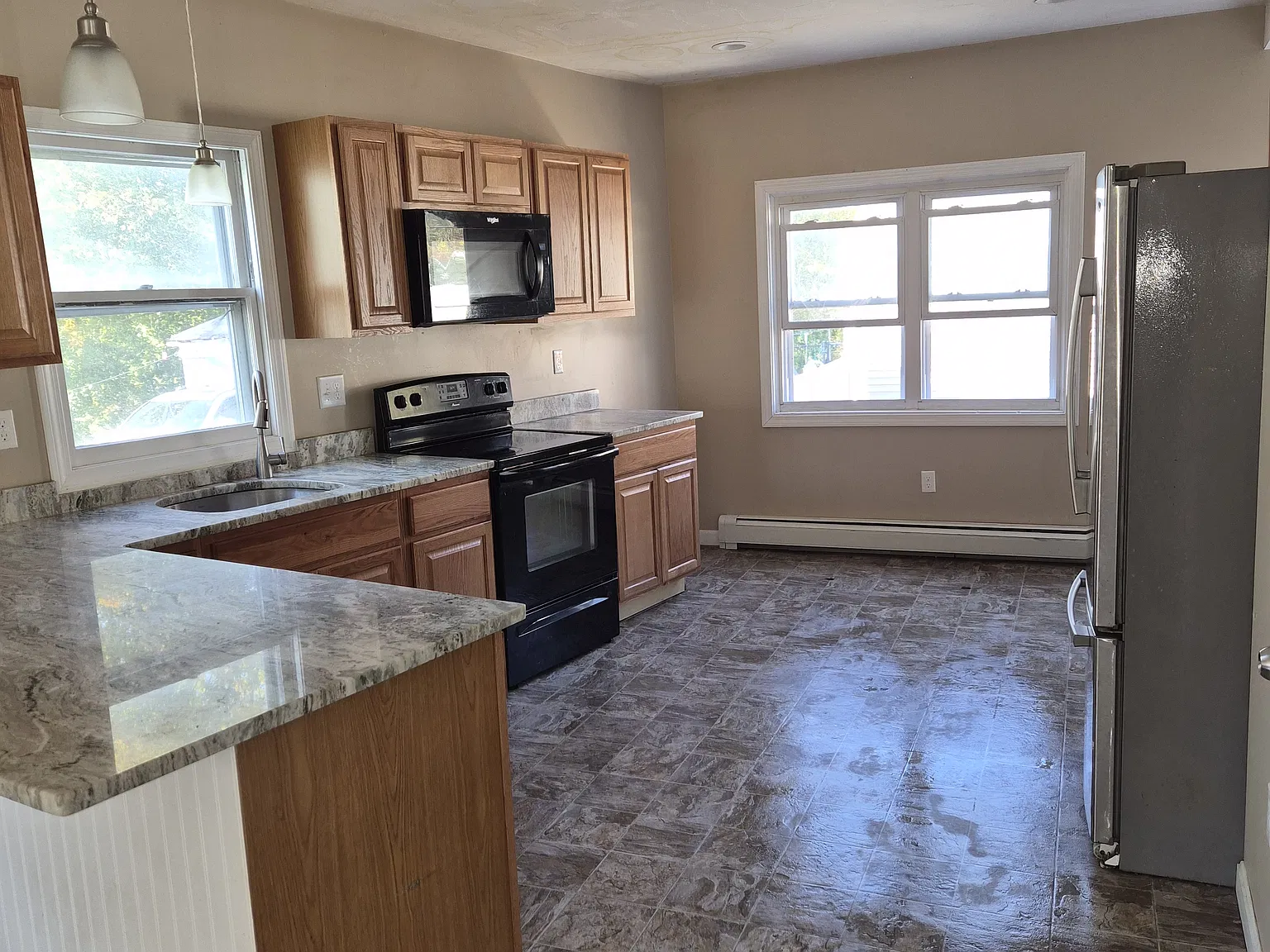 3 bed, 1250 sqft, $2,300 — Photo 1