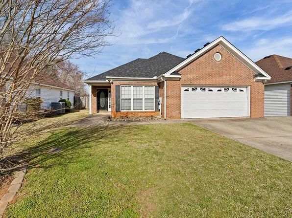 116 Pin Oak Dr, Greenwood, SC 29649