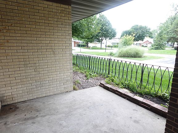 2nd image of 1206 E Fairview St APT 102