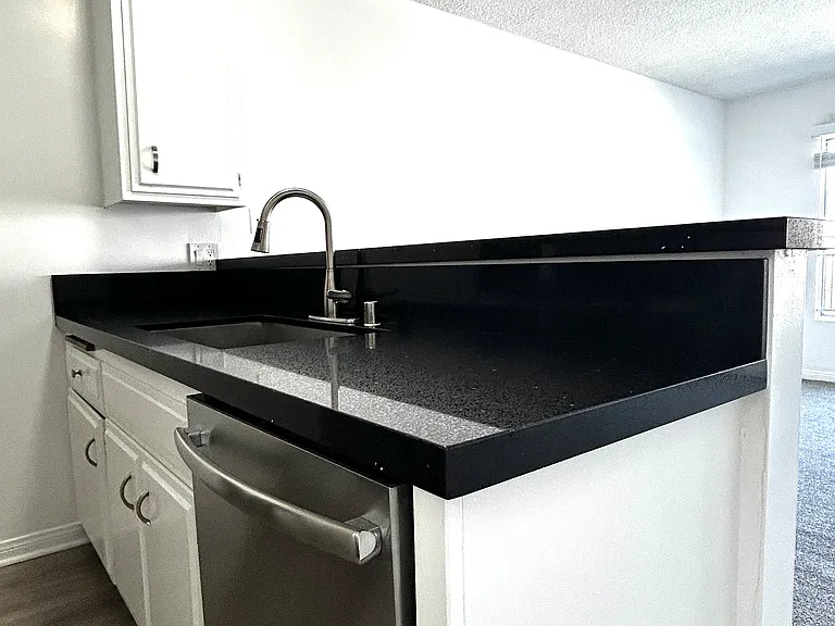 606 Raymond Ave #4 — Photo 9