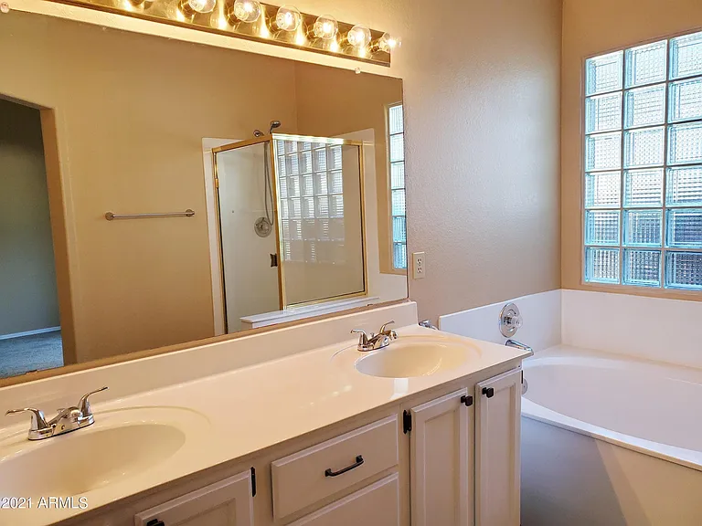 1325 N Malibu Ln — Photo 14