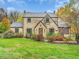 14 Forest Grove Rd, Coraopolis, PA 15108