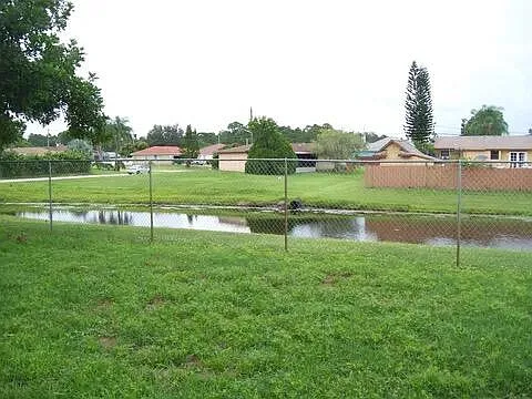 3 bed, 2.0 bath, 1595 sqft, $2,900 — Photo 3