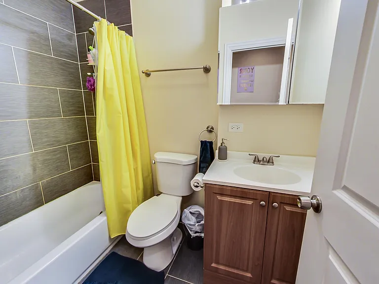 1224 W Argyle St #3W — Photo 13