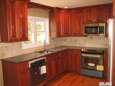 4th image of 10 Dale Ln