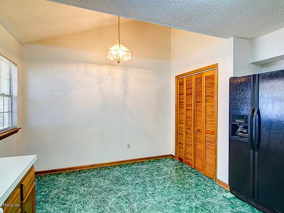 4th image of 11020 Mill Pond Ct