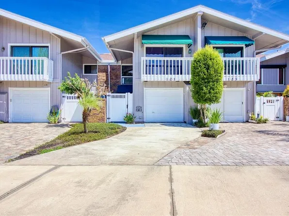 121 Lagoon Ct, New Smyrna Beach, FL 32169
