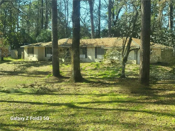 104 Hilltop Dr, Pineville, LA 71360