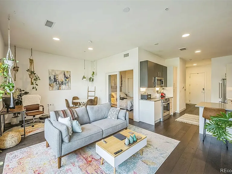 2525 Arapahoe St #213 — Photo 4