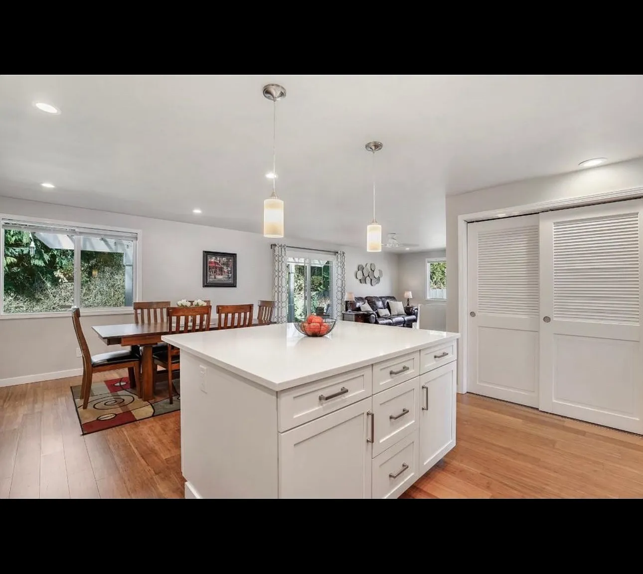 3 bed, 1520 sqft, $3,950 — Photo 3