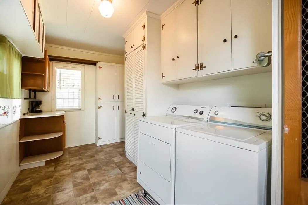 1 bed, 550 sqft, $1,050 — Photo 1