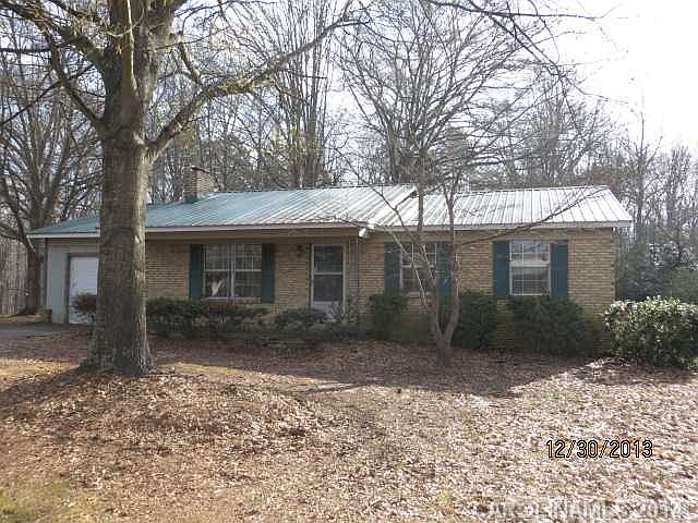 1st image of 415 Meadow Ln