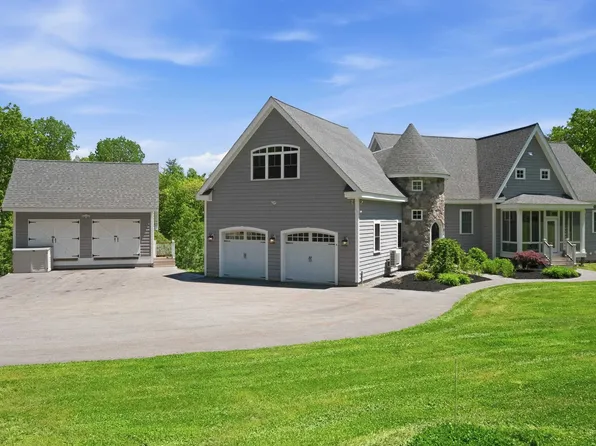 4 South Grater Road, Merrimack, NH 03054