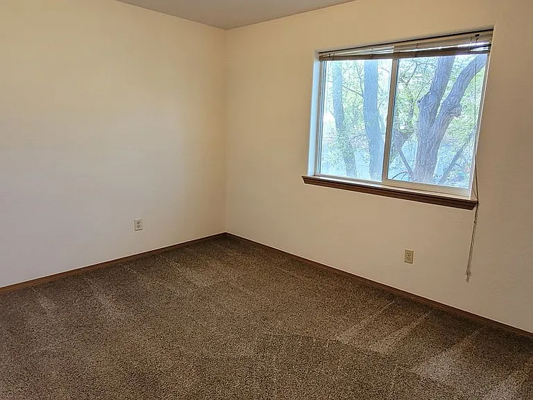 1830 W Crouse St — Photo 16