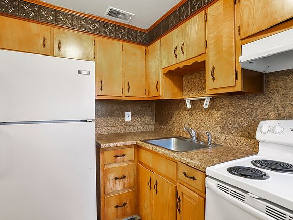 4th image of 1499 N East St #11579914