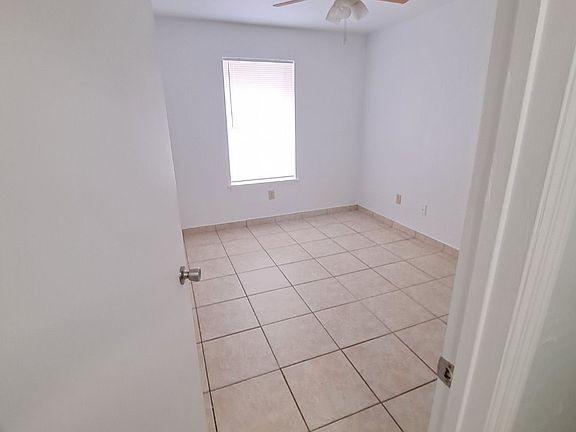 2nd image of 2360 SW Archer Rd APT 703