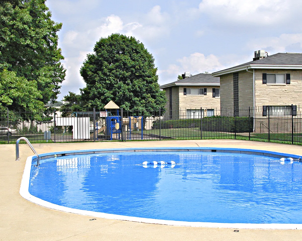 Building Photo - College Mall Apartments