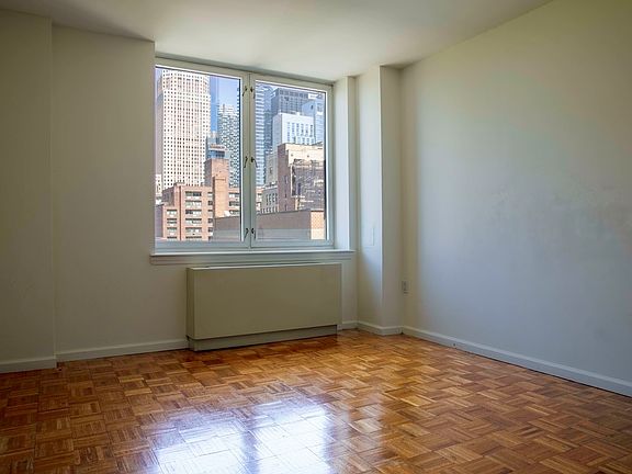 4th image of 350 W 43rd St APT 7E