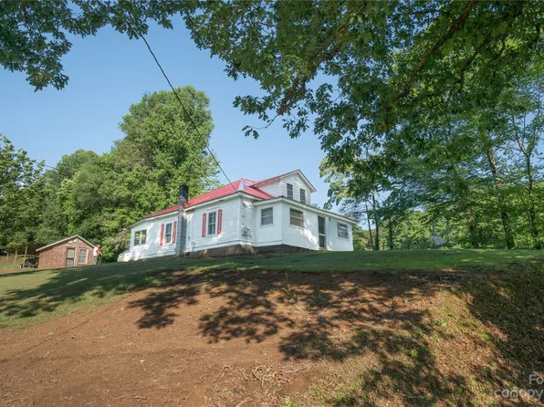 1482 Pickens Hwy, Rosman, NC 28772