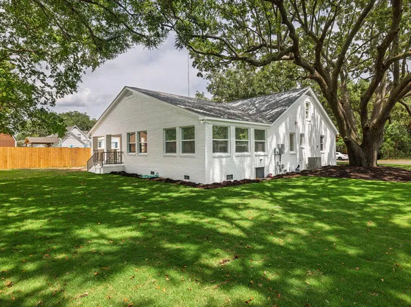 1154 Island View Dr, Mount Pleasant, SC 29464