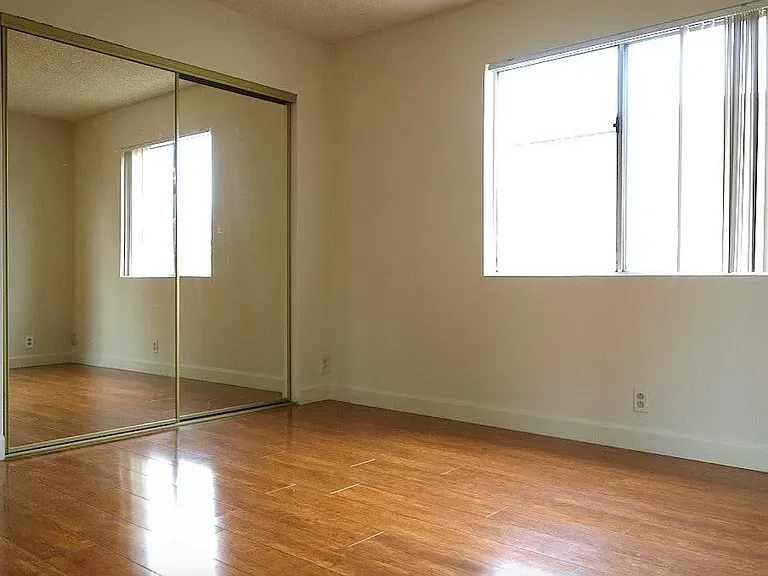 4521 Prospect Ave #3 — Photo 6