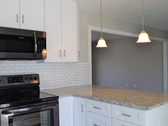 5th image of 4703 Farley Dr